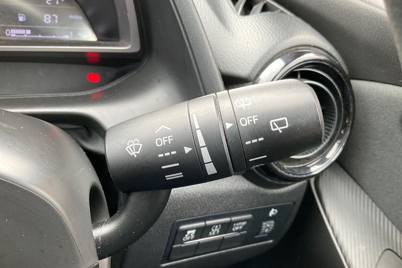 Used Mazda Mazda2 2017 for sale - 75985251: Photo 15