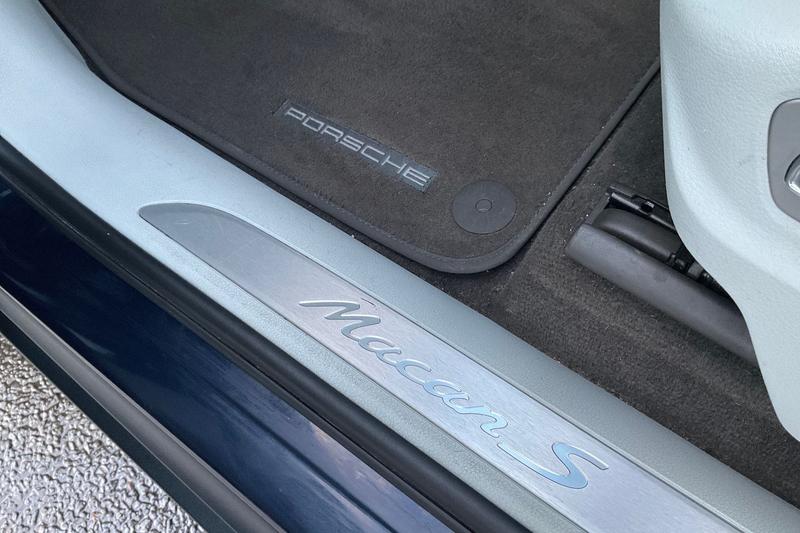 Used Porsche Macan 2018 for sale - 77274920: Photo 39