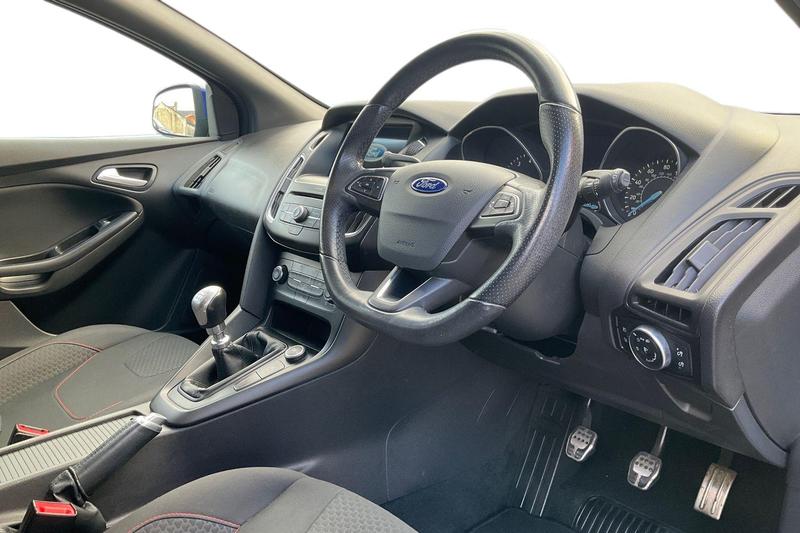 Used Ford Focus 2017 for sale - 76603426: Photo 9