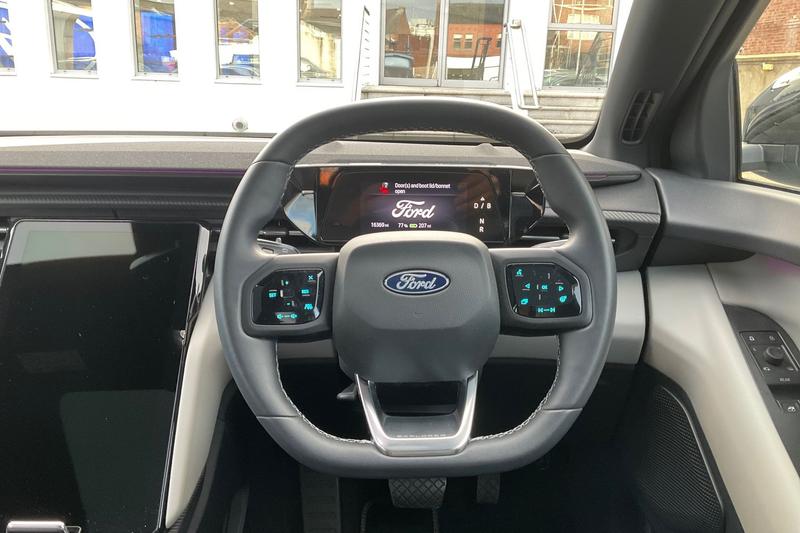 Used Ford Explorer 2024 for sale - 76611301: Photo 12