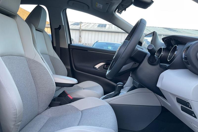 Used Toyota Yaris for sale - 77218180: Photo 17