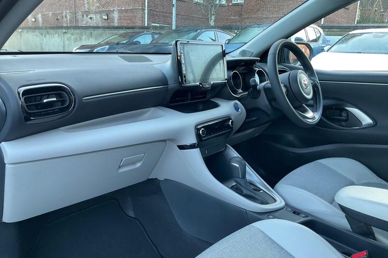 Used Toyota Yaris for sale - 77218180: Photo 18