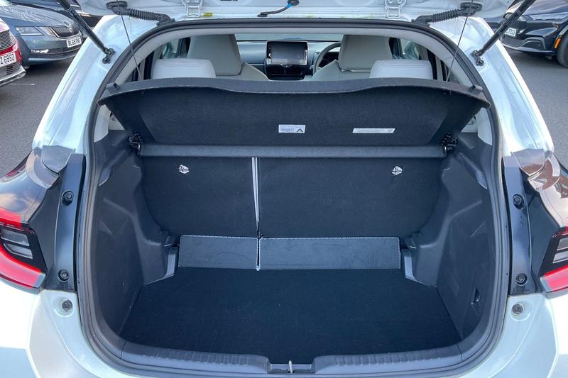 Used Toyota Yaris for sale - 77218180: Photo 21