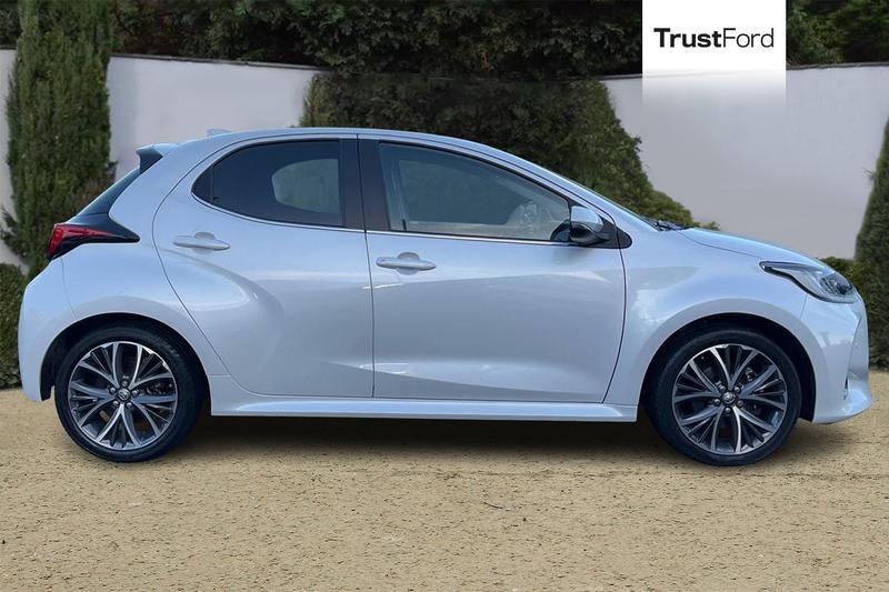 Used Toyota Yaris for sale - 77218180: Photo 3