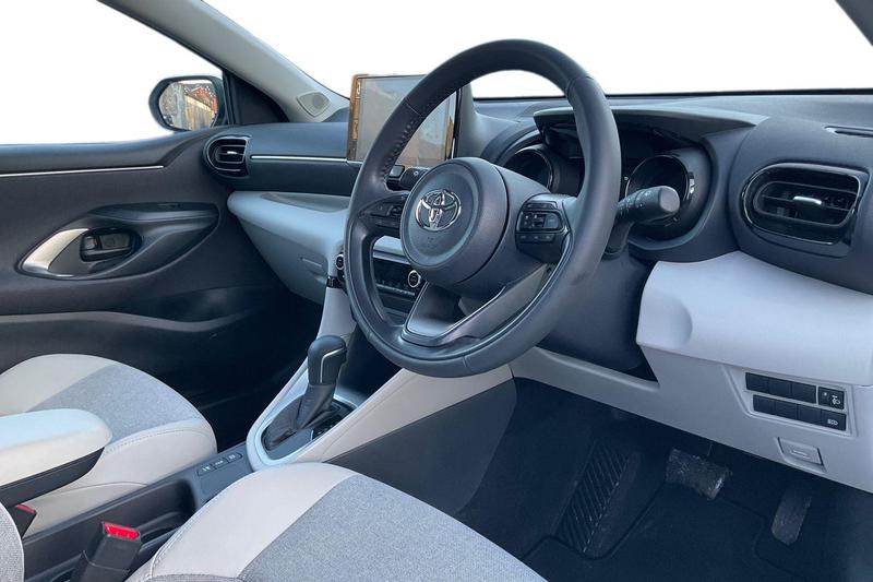 Used Toyota Yaris for sale - 77218180: Photo 9