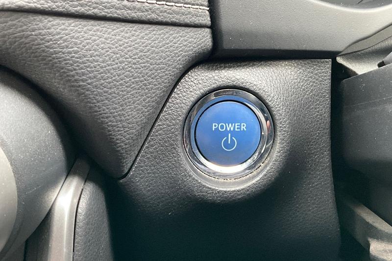 Used Toyota RAV4 2020 for sale - 76296784: Photo 28