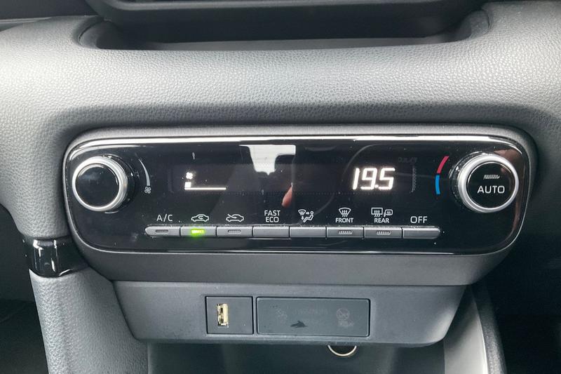 Used Toyota Yaris 2021 for sale - 77435523: Photo 27