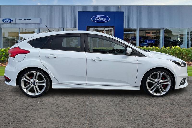 Used Ford Focus 2017 for sale - 76344453: Photo 3