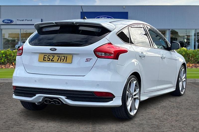 Used Ford Focus 2017 for sale - 76344453: Photo 4