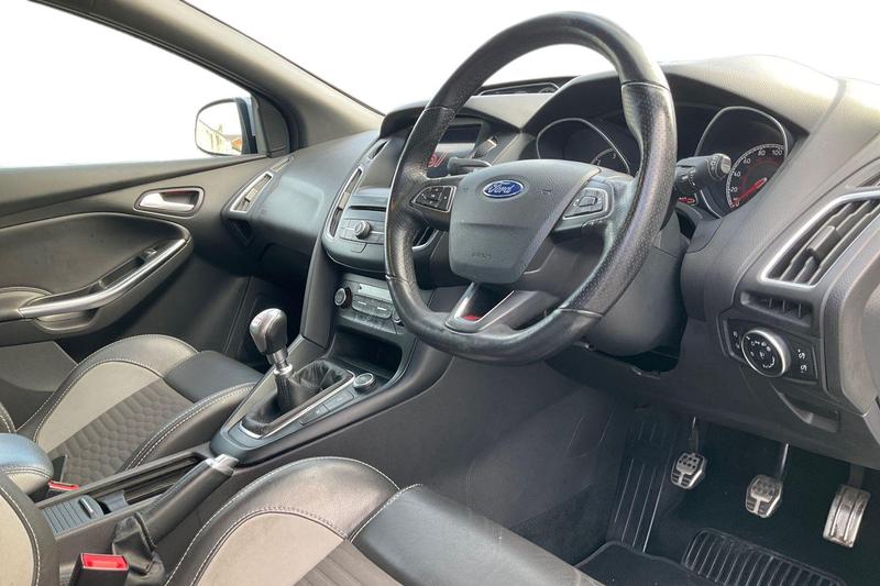 Used Ford Focus 2017 for sale - 76344453: Photo 9