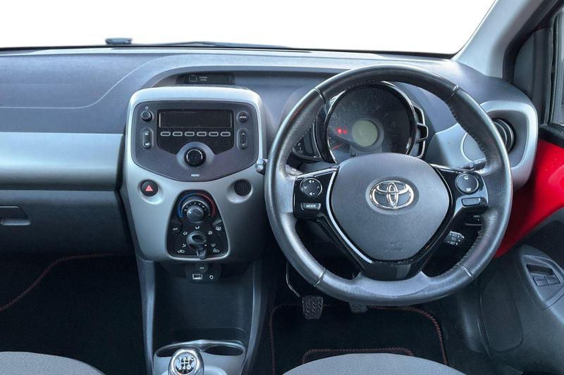 Used Toyota AYGO 2016 for sale - 76931326: Photo 11