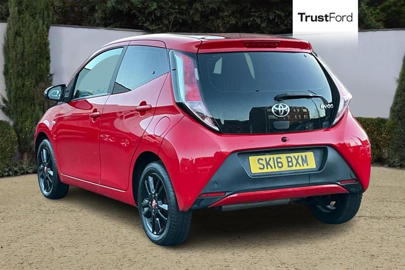 Used Toyota AYGO 2016 for sale - 76931326: Photo 2