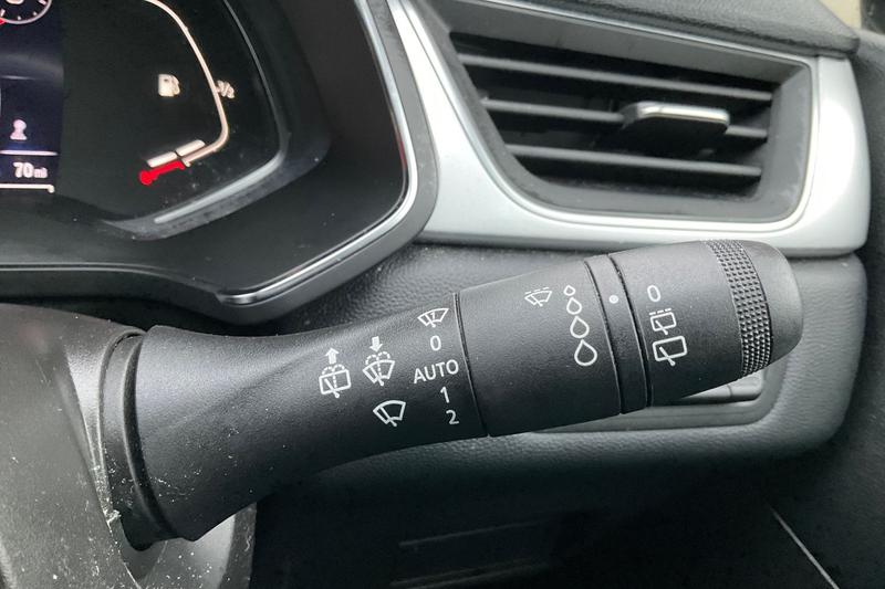 Used Renault Captur for sale - 77176411: Photo 15