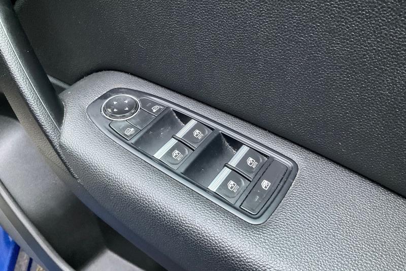 Used Renault Captur for sale - 77176411: Photo 16