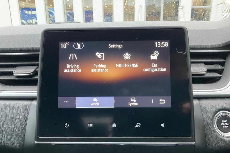 Used Renault Captur for sale - 77176411: Photo 26