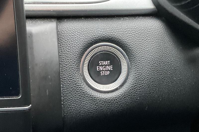 Used Renault Captur for sale - 77176411: Photo 31