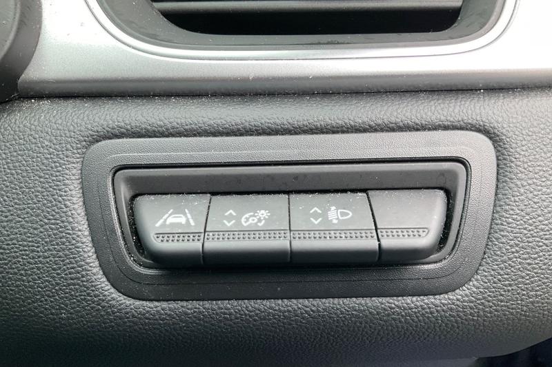 Used Renault Captur for sale - 77176411: Photo 34