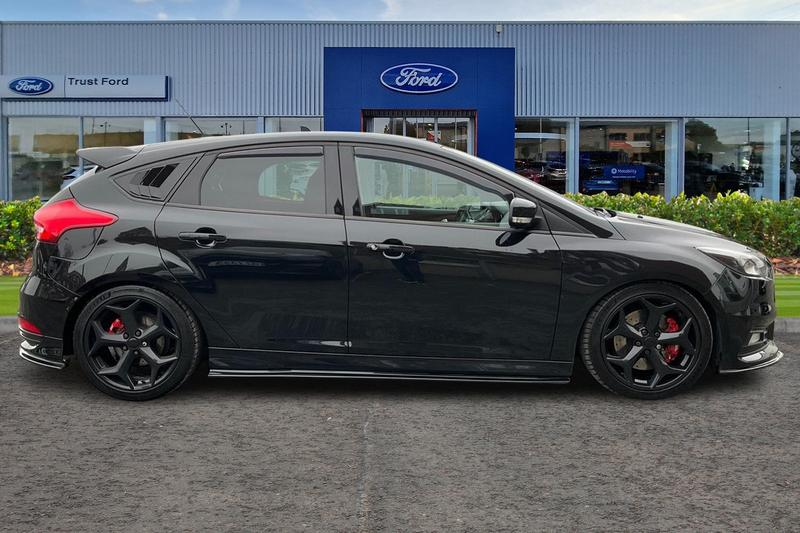 Used Ford Focus 2015 for sale - 76807170: Photo 3