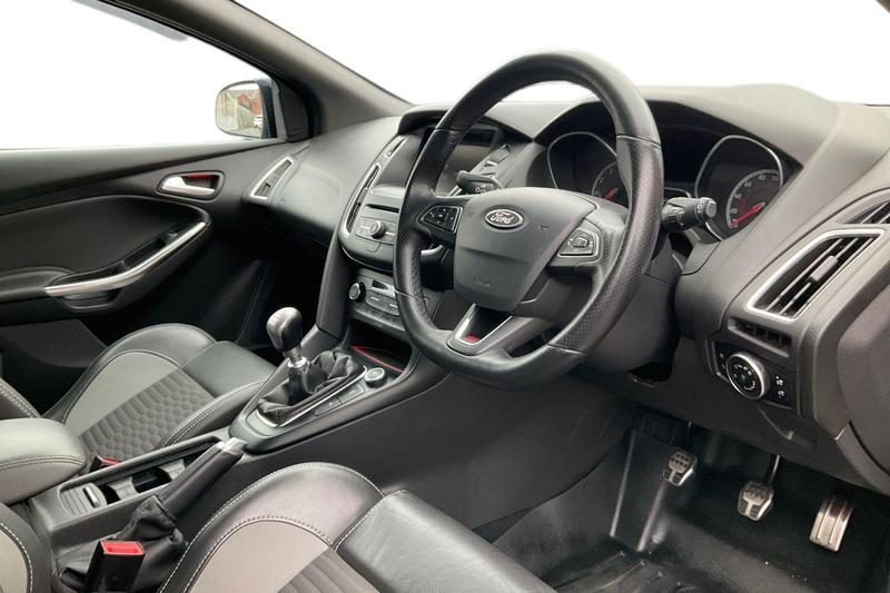 Used Ford Focus 2015 for sale - 76807170: Photo 9