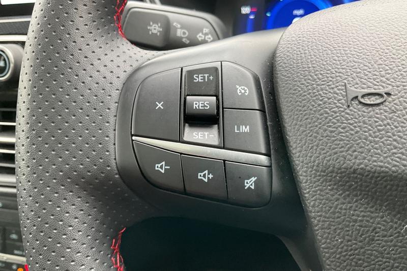 Used Ford Kuga 2022 for sale - 76389604: Photo 32