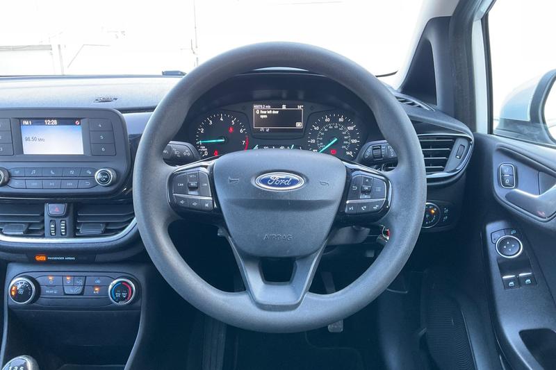 Used Ford Fiesta 2018 for sale - 77733227: Photo 12