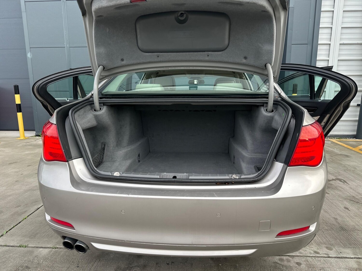 Used BMW 7 Series 2010 for sale - 76781330: Photo 11