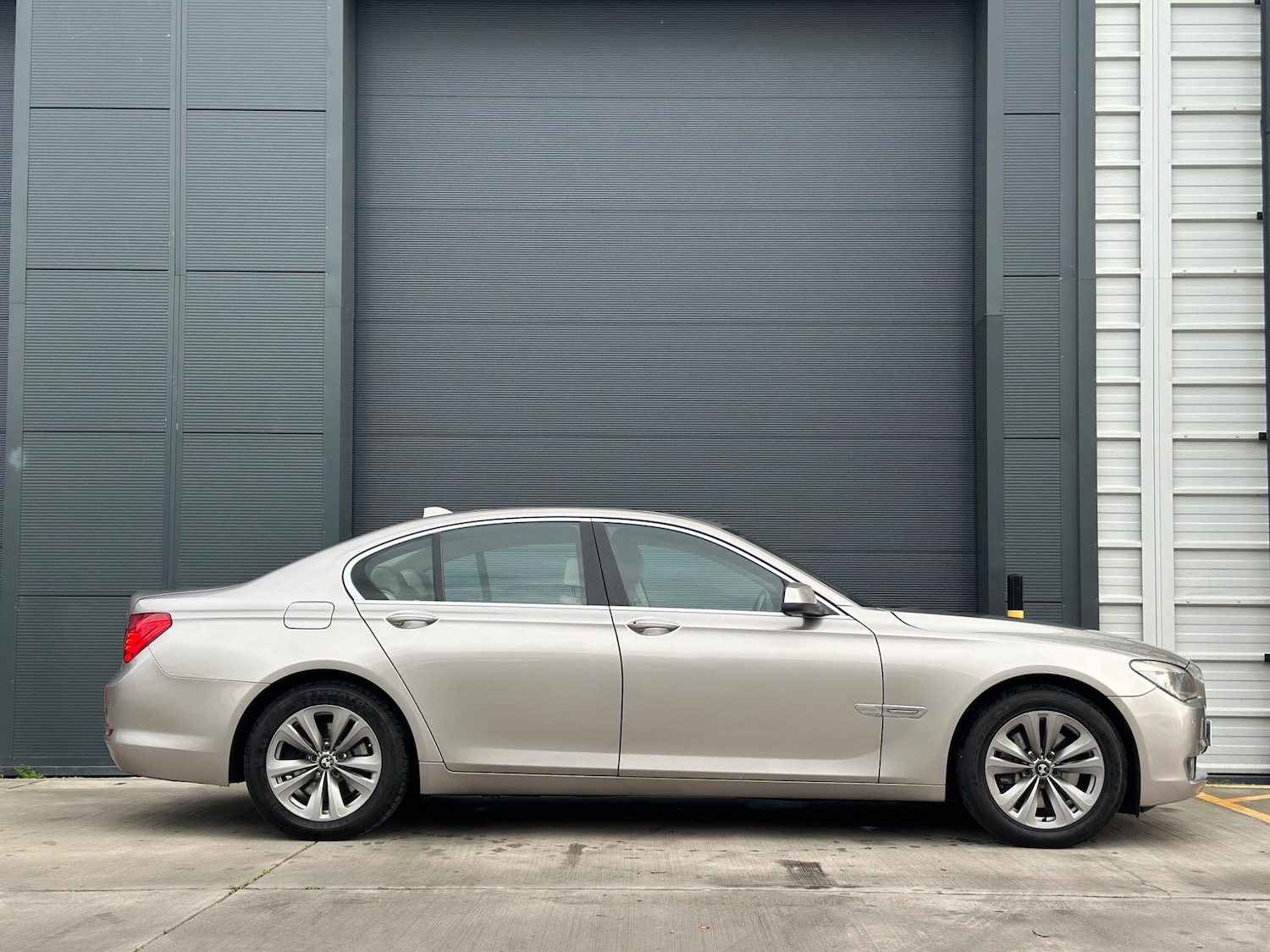 Used BMW 7 Series 2010 for sale - 76781330: Photo 5