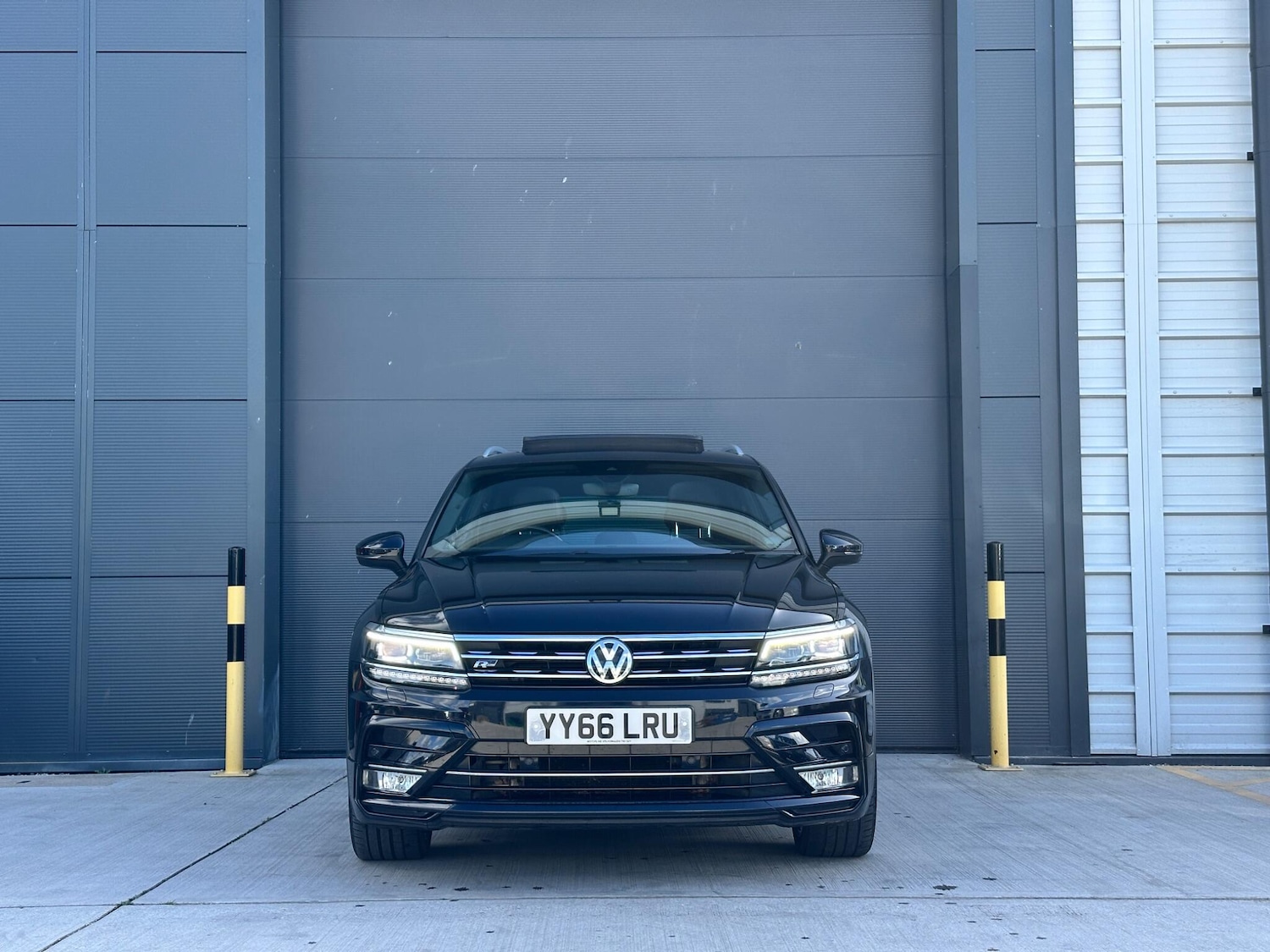 Used Volkswagen Tiguan for sale - 77892747: Photo 2