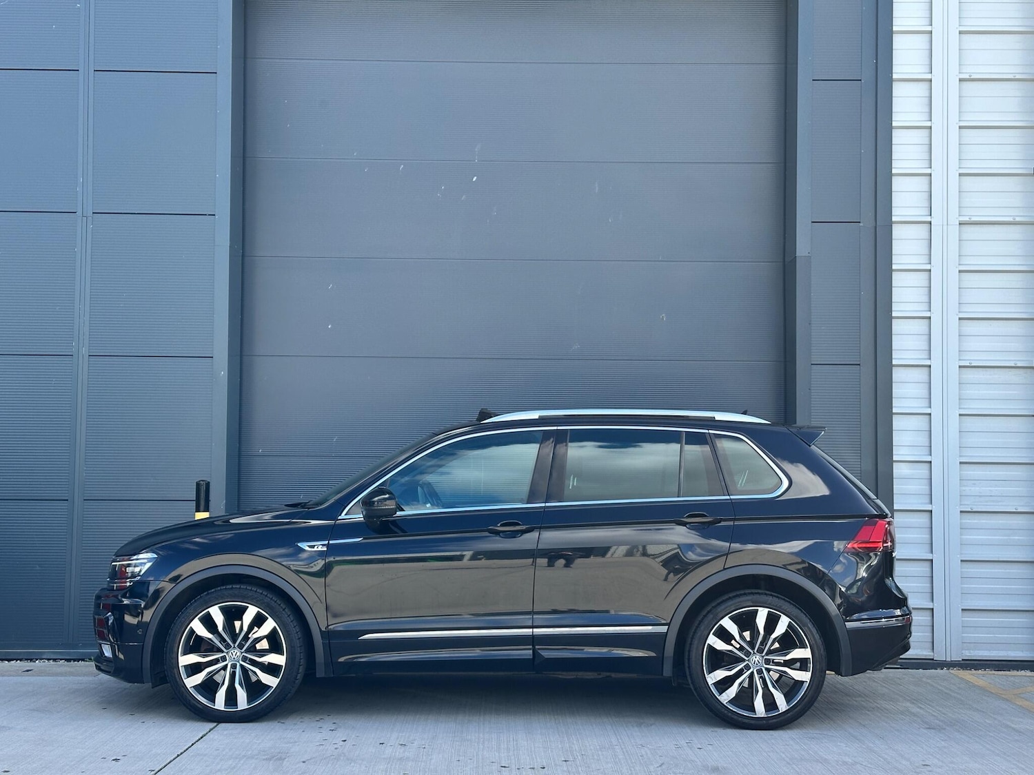 Used Volkswagen Tiguan for sale - 77892747: Photo 4