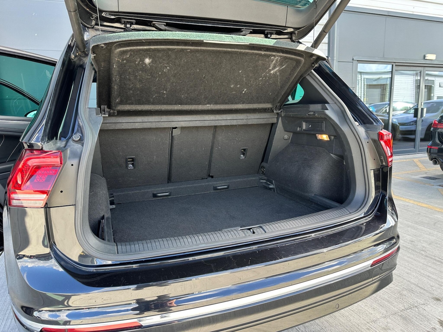 Used Volkswagen Tiguan for sale - 77892747: Photo 9