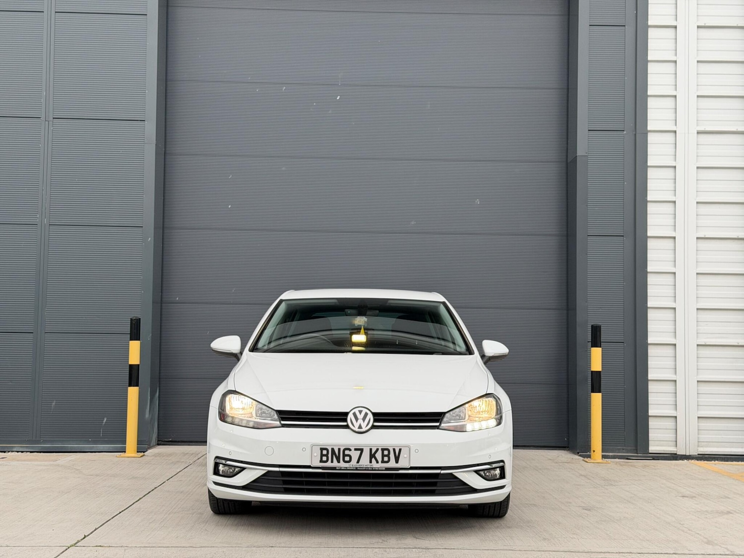 Used Volkswagen Golf 2017 for sale - 78046677: Photo 2