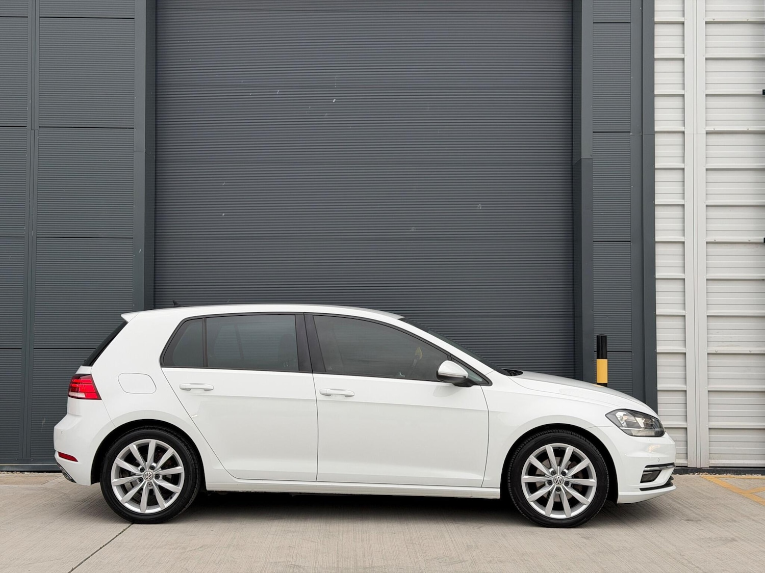 Used Volkswagen Golf 2017 for sale - 78046677: Photo 7