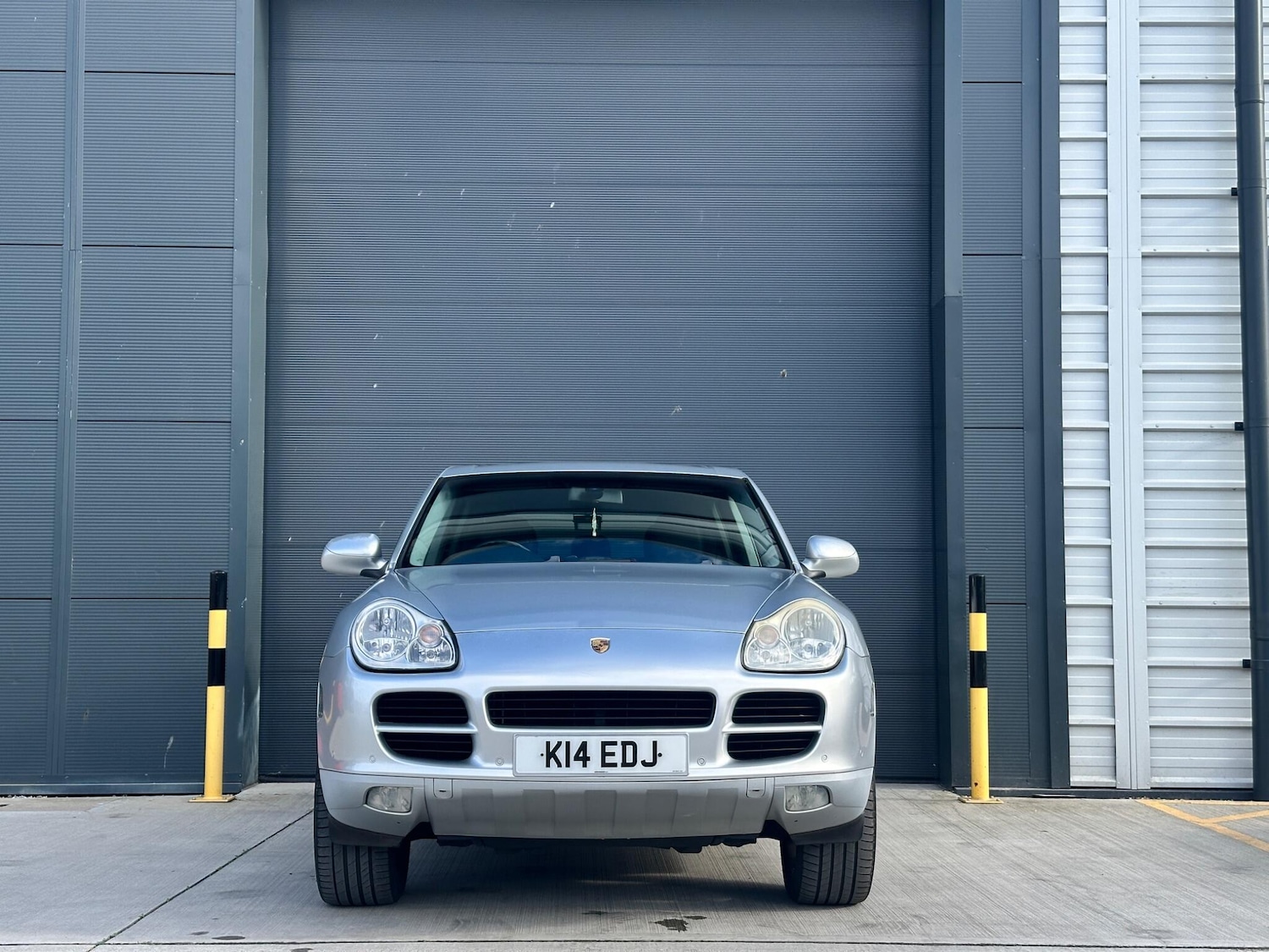 Used Porsche Cayenne for sale - 77670279: Photo 2