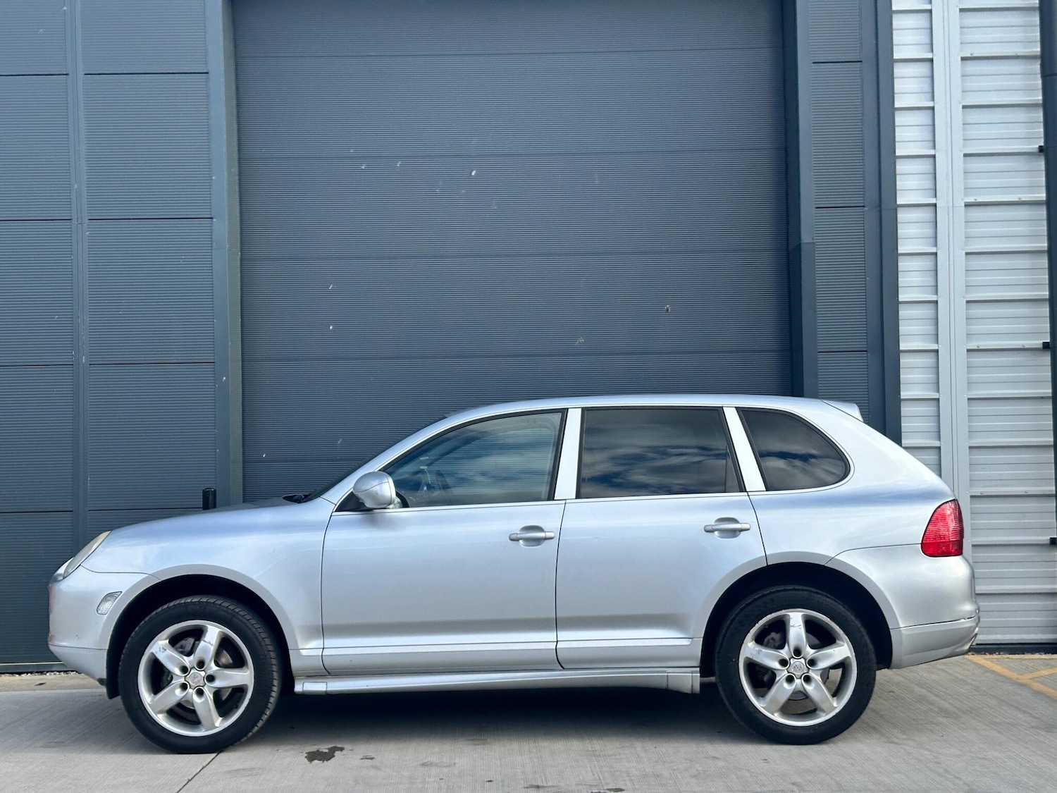 Used Porsche Cayenne for sale - 77670279: Photo 5