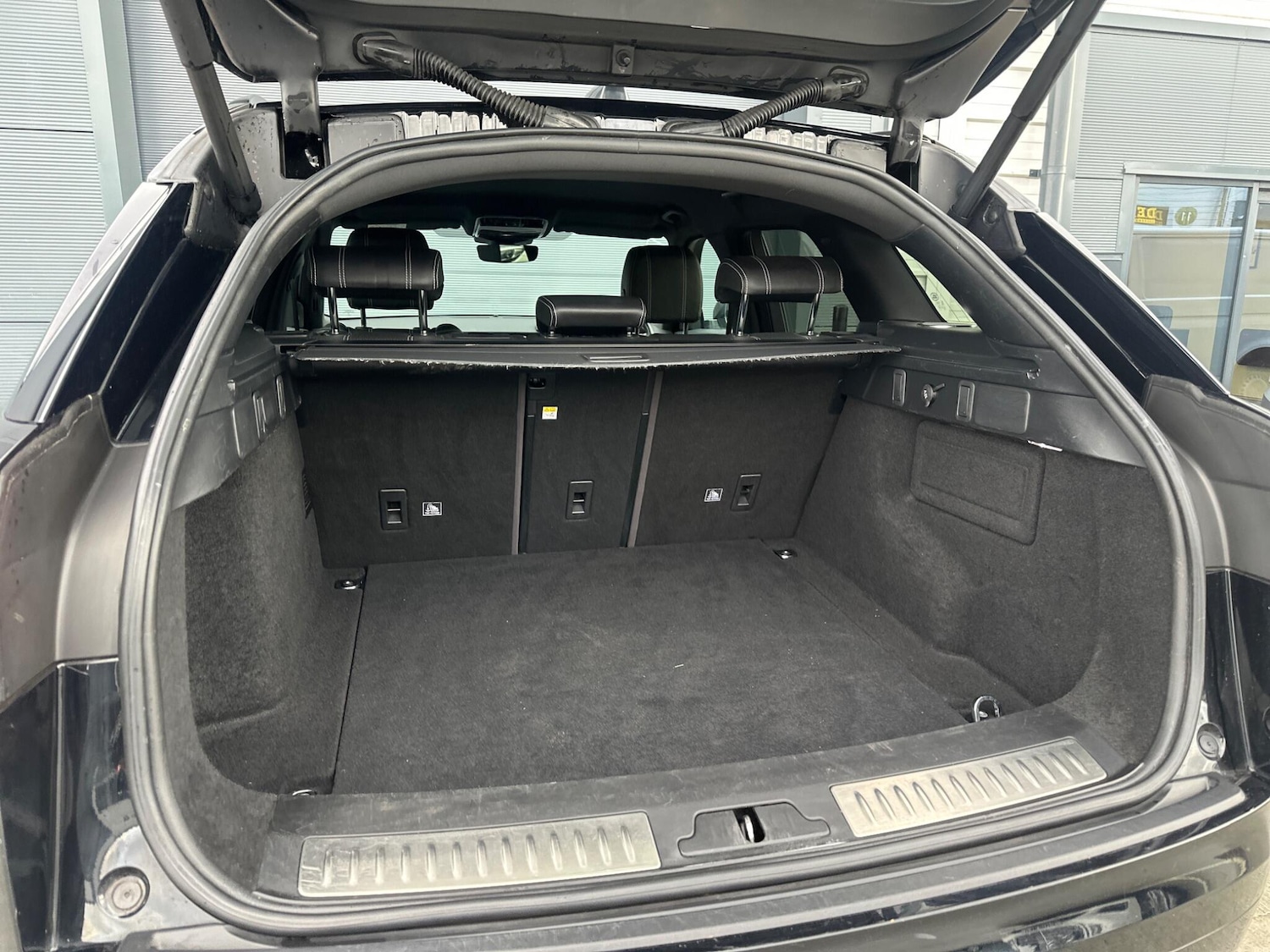 Used Land Rover Range Rover Velar 2019 for sale - 77237898: Photo 10