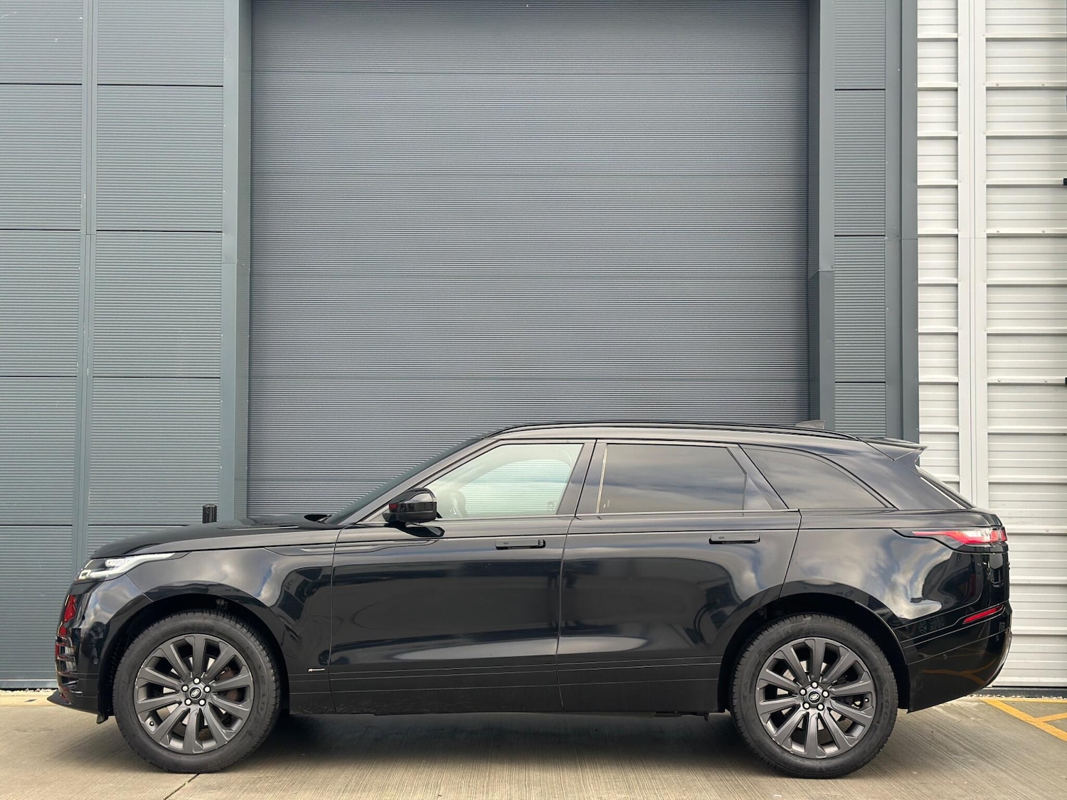 Used Land Rover Range Rover Velar 2019 for sale - 77237898: Photo 4