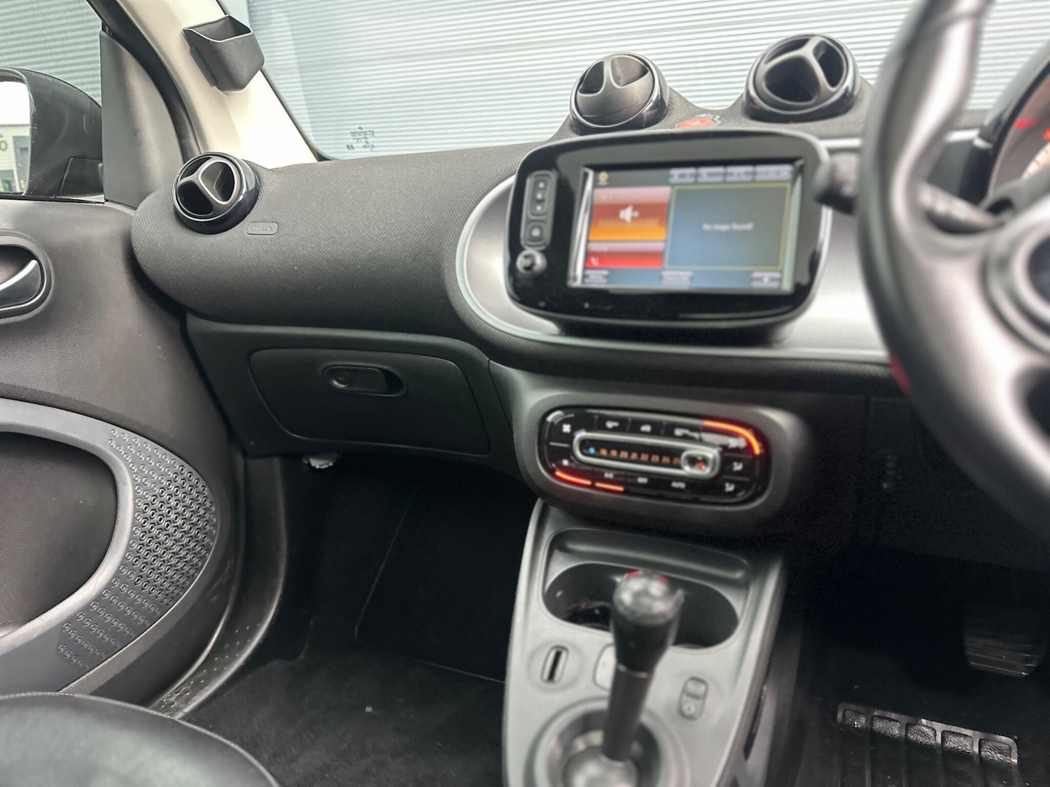 Used smart fortwo 2017 for sale - 77412086: Photo 14