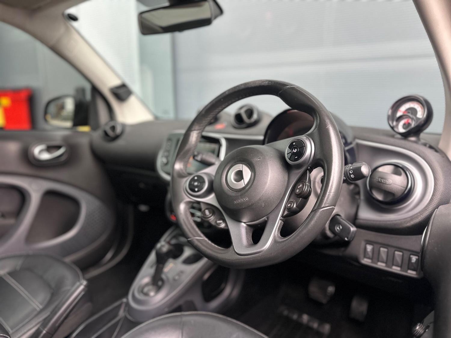Used smart fortwo 2017 for sale - 77412086: Photo 15