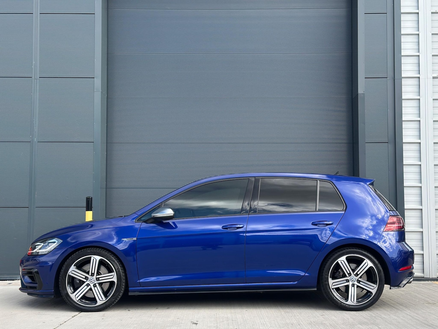 Used Volkswagen Golf 2017 for sale - 76781133: Photo 4