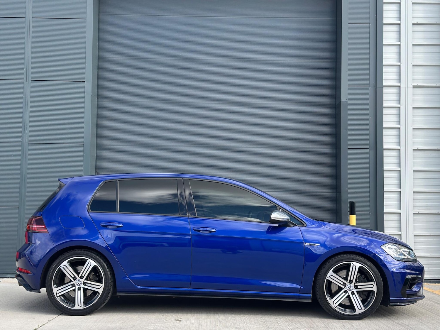 Used Volkswagen Golf 2017 for sale - 76781133: Photo 5