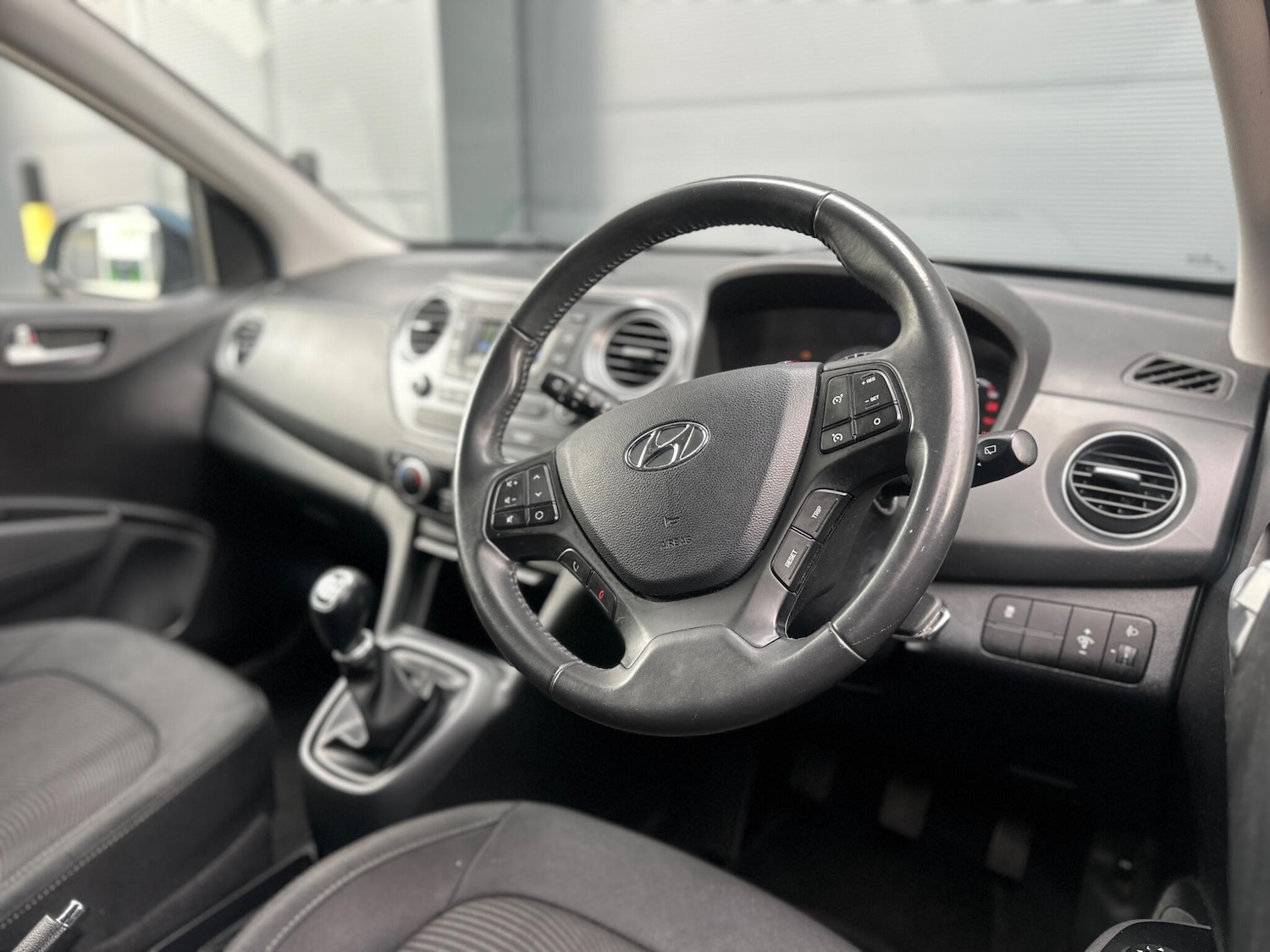 Used Hyundai i10 2017 for sale - 77255512: Photo 19