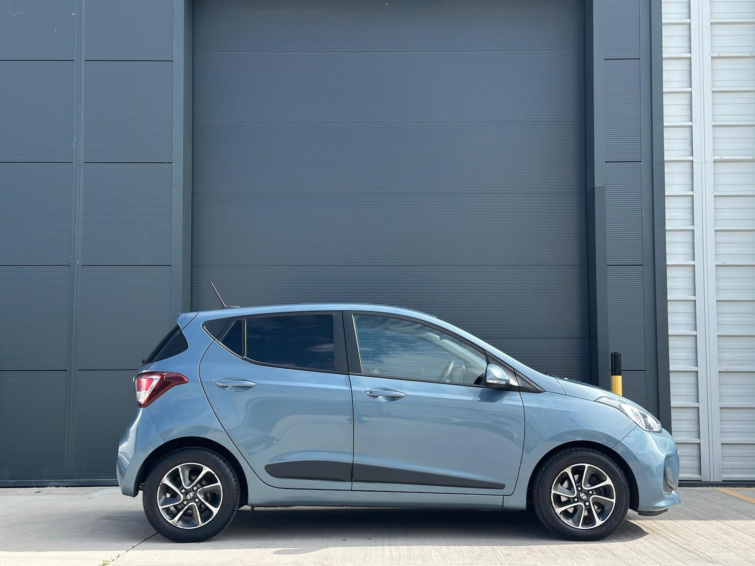 Used Hyundai i10 2017 for sale - 77255512: Photo 5