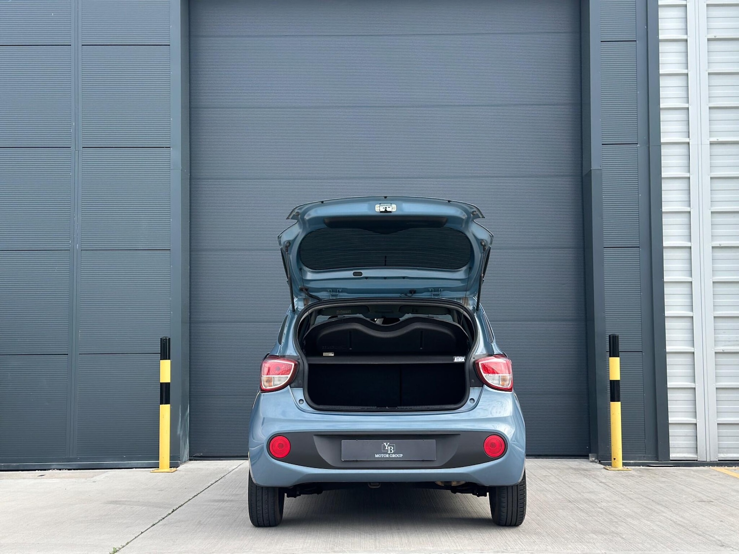 Used Hyundai i10 2017 for sale - 77255512: Photo 9