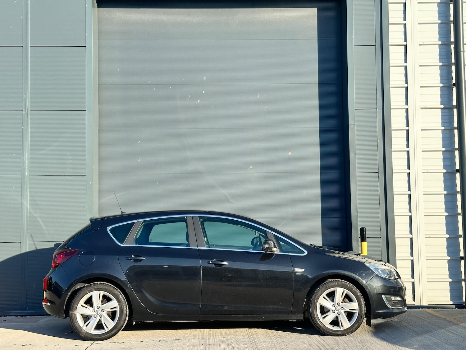 Used Vauxhall Astra for sale - 78215039: Photo 5