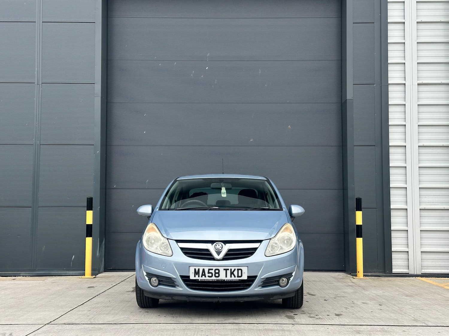 Used Vauxhall Corsa 2008 for sale - 77696130: Photo 2