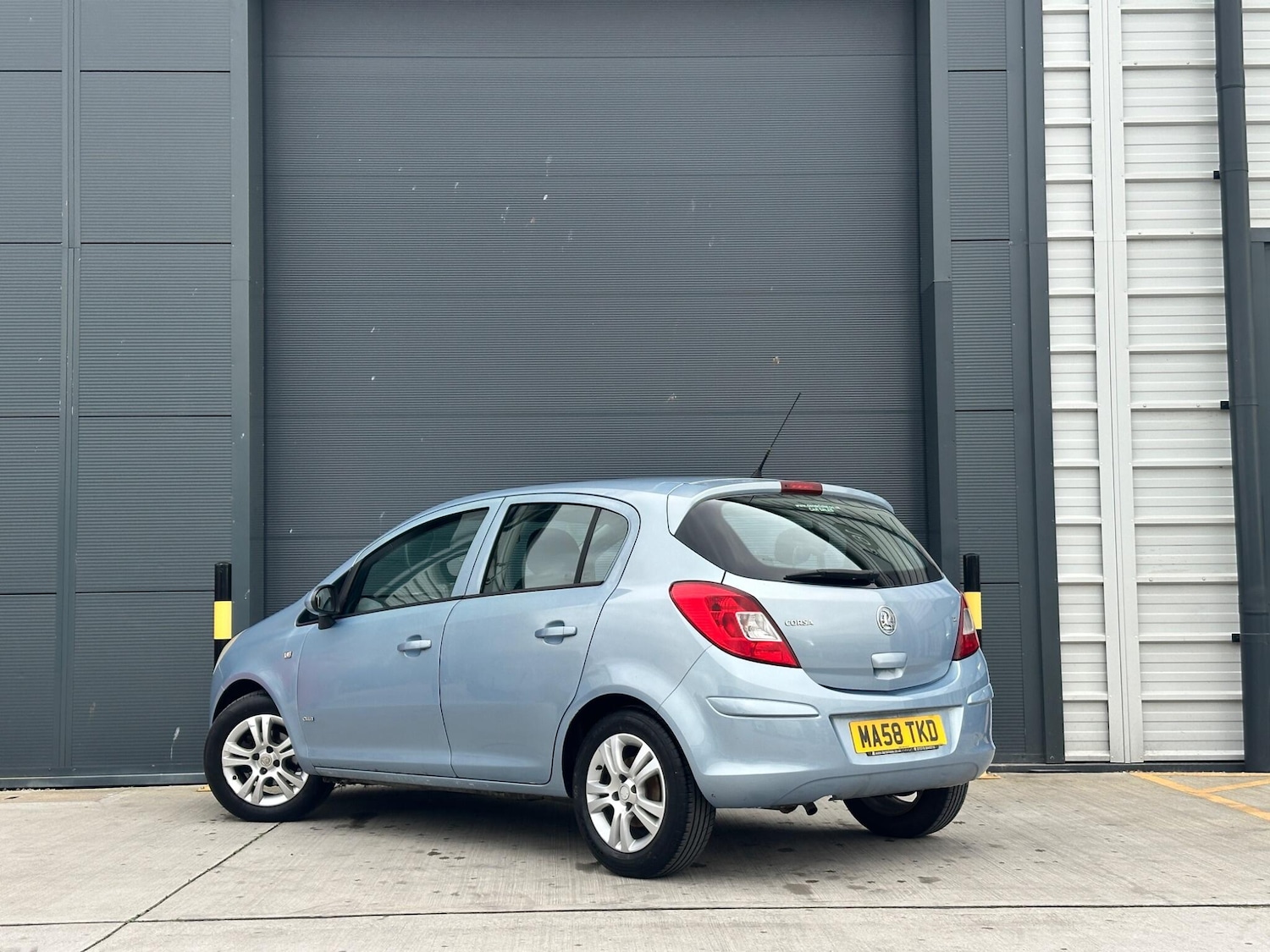 Used Vauxhall Corsa 2008 for sale - 77696130: Photo 4