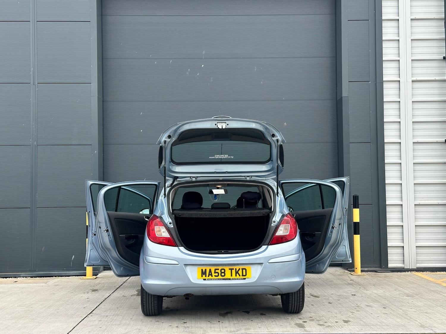 Used Vauxhall Corsa 2008 for sale - 77696130: Photo 8