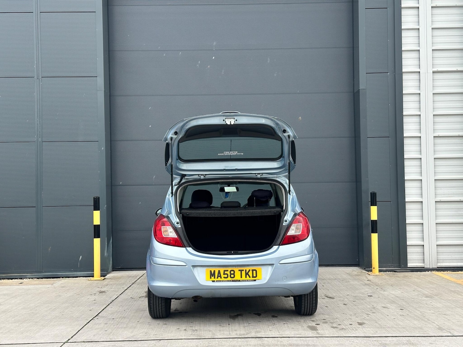 Used Vauxhall Corsa 2008 for sale - 77696130: Photo 9