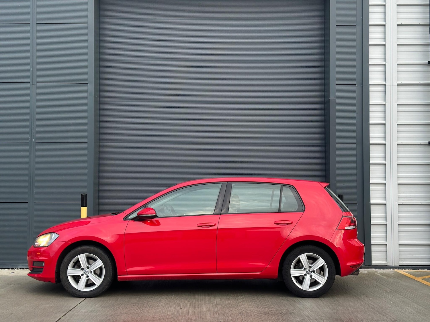 Used Volkswagen Golf 2015 for sale - 77255505: Photo 4