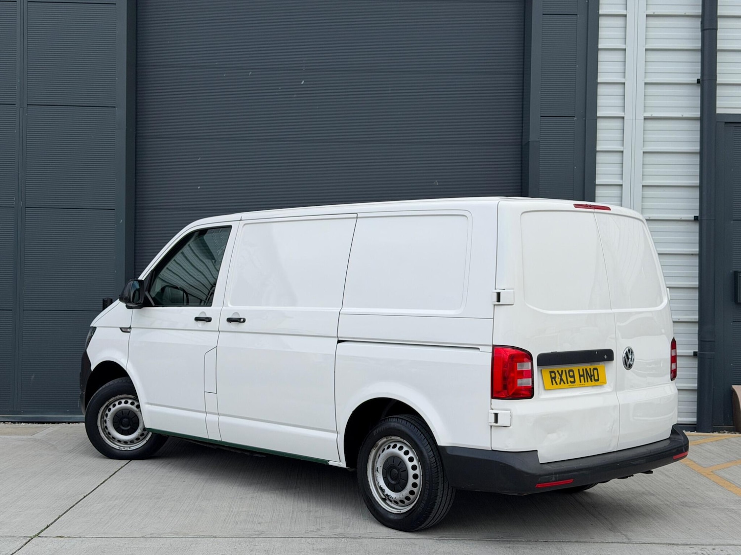 Used Volkswagen Transporter 2019 for sale - 78072964: Photo 5